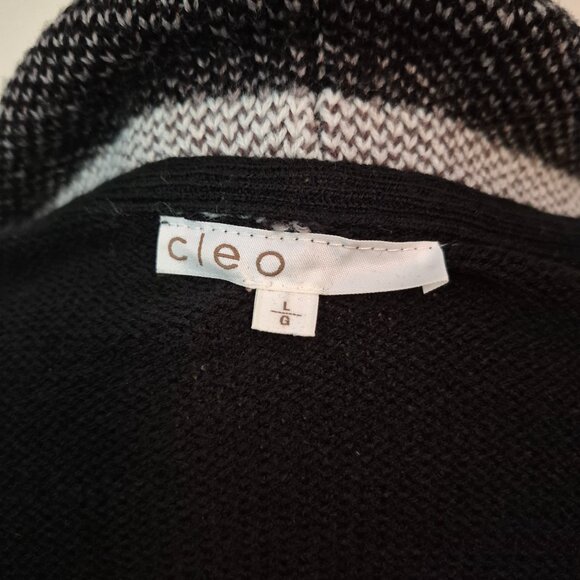 Open Style Sweater - Picture 7 of 9